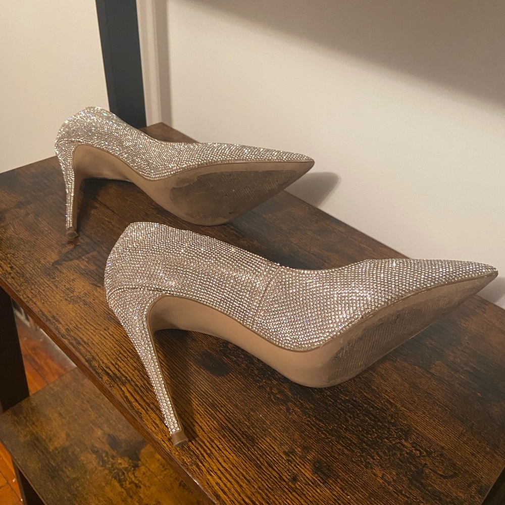 Pumps - Picture 5 of 6